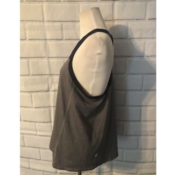 Lululemon Clip-In Tank - Picture 7 of 10